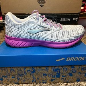 Brooks Womens Revel 3 size 11. Never worn, new in box.